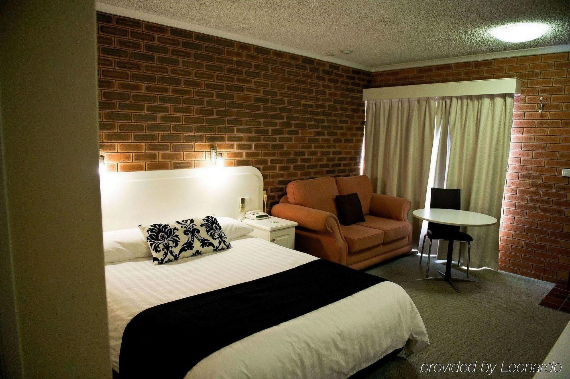 Cousins Motor Inn Інферел Екстер'єр фото